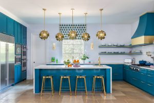 blue and white kitchen with brass finish - Creative Tonic