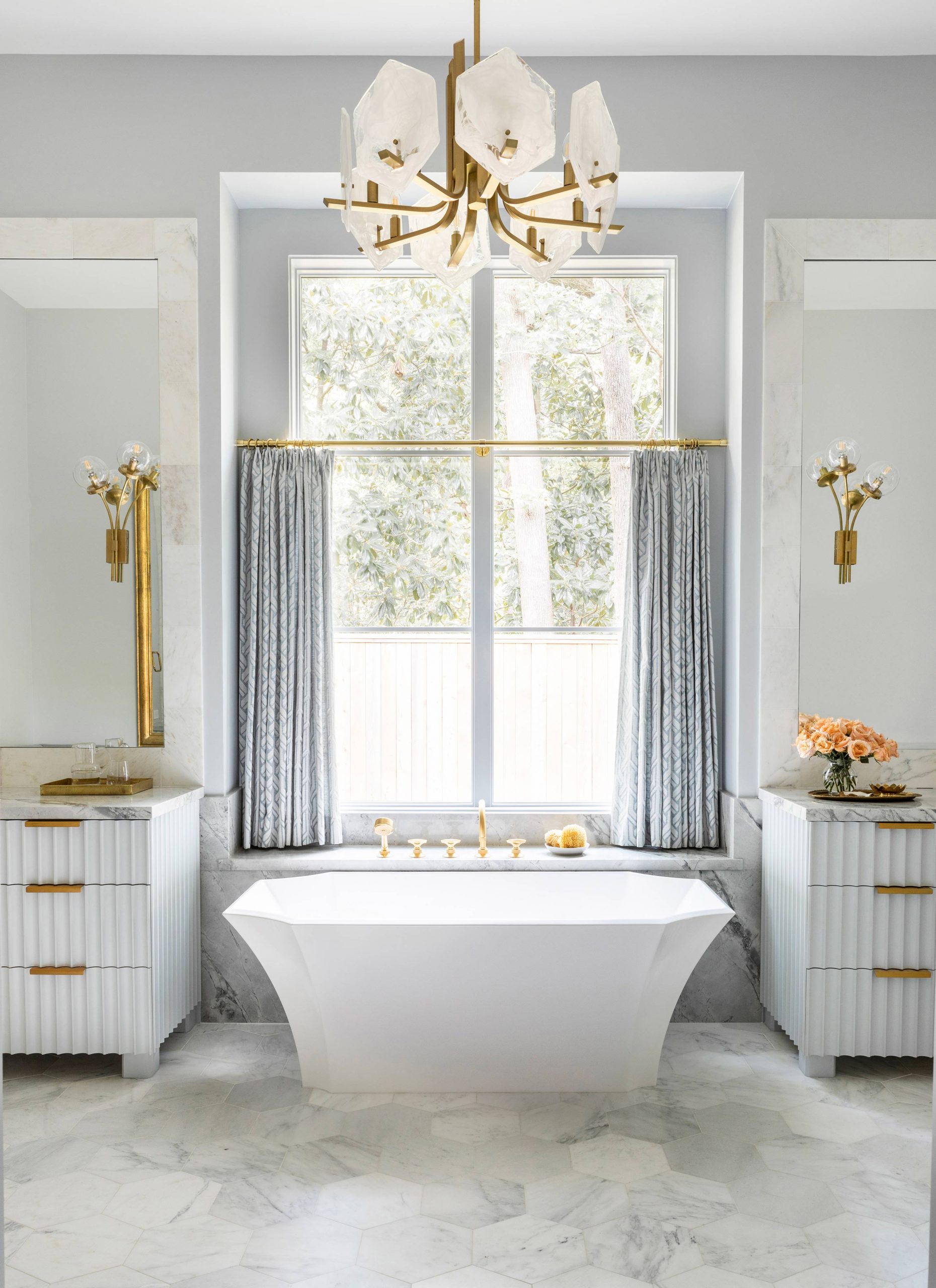 Bright Luxury Bathroom Design Creative Tonic