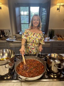 Creative Tonic cooking in tuscan villa during lesson by chefs